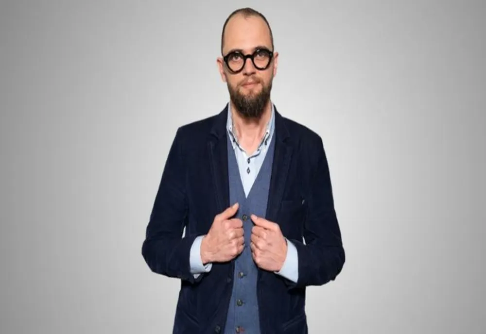 În țara panaramelor virgine, hoțul strigă hoții