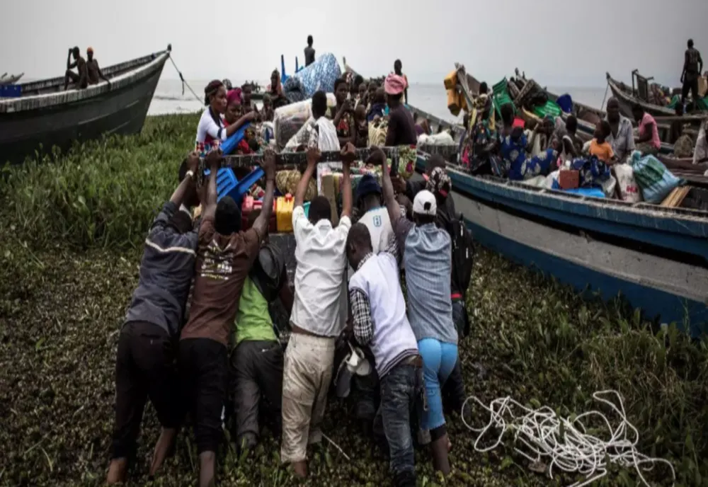 O barjă ce transporta peste 700 de persoane a eșuat pe râul Congo. Cel puțin 60 de morți și 240 de dispăruți