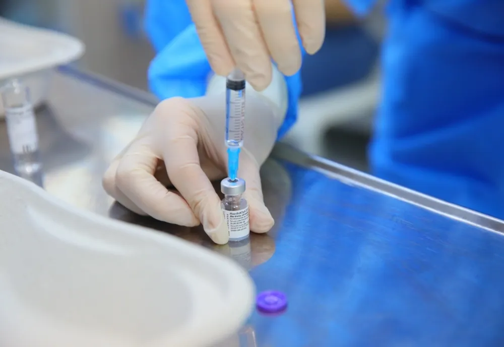 Noi detalii despre femeia care a făcut șoc anafilactic după vaccinarea anti-COVID