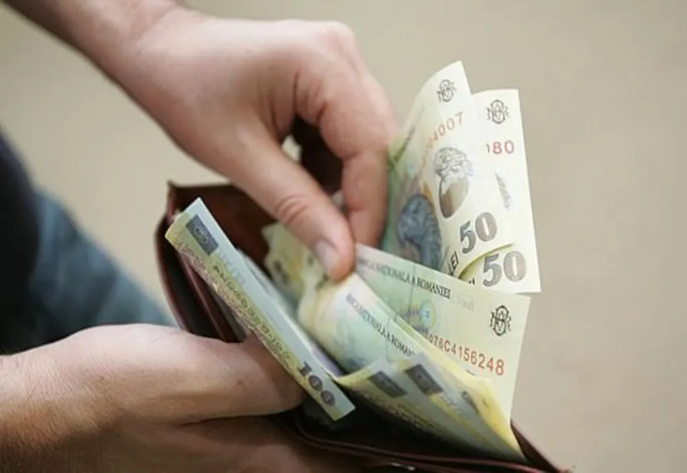 Paștele supraviețuirii: Masa de sărbătoare, un lux de neatins pentru mulți pensionari VIDEO