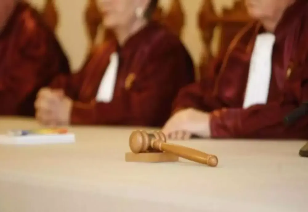 CCR a respins legea care limita accesul românilor la economii. O nouă lovitură pentru Guvernul Bolojan