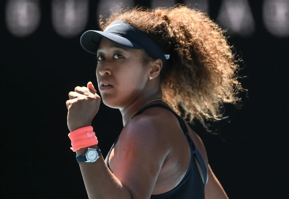 Naomi Osaka a învins-o pe Serena Williams și merge în finala de la Melbourne