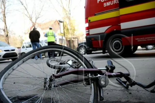 Biciclist aflat pe Route 66 din Baia Mare, grav accidentat