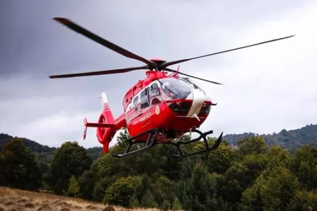 Turist decedat în masivul Făgăraş, extras cu un elicopter SMURD